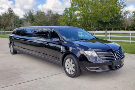Black MKT Stretch Limousine 10 Passenger
